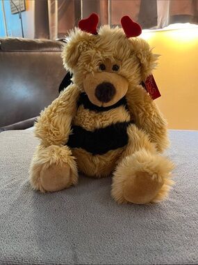 RUSS BERRIE Breezy Bumble Bee Bear